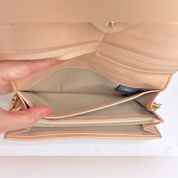 💯 AUTH Fendi Zucca wallet on chain - Picture 8 of 12